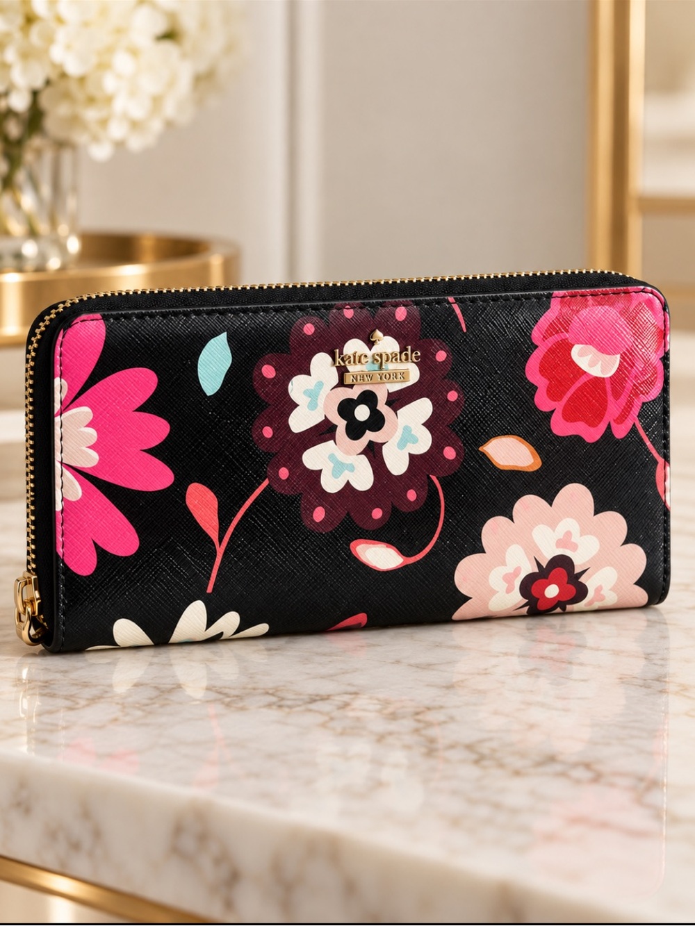 Gorgeous Kate Spade Black Leather Floral Zip Wallet with Pink and Cream Blooms🌺